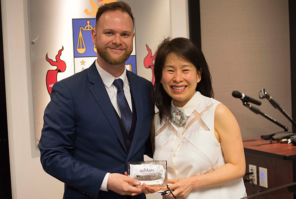 Mme Kim Thuy et Me Martin Thibault, Président de l'ADDUM